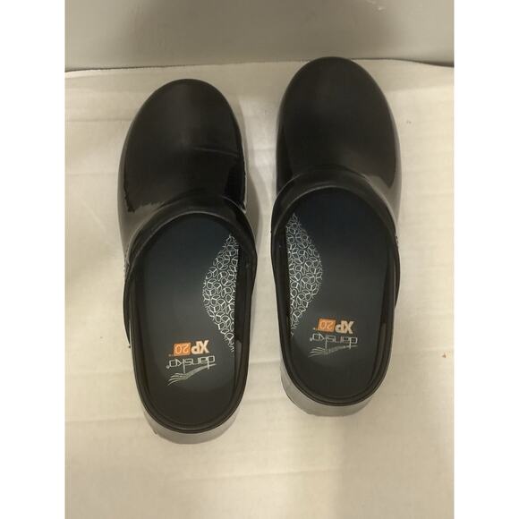 Dansko XP 2.0 Patent Black Leather Black Womens US SZ 7 EUR 37 Clogs EUC Nice - Picture 7 of 10